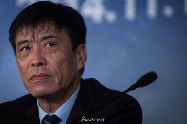 因为，今晚所有人都到了现场，唯独他有事没来。